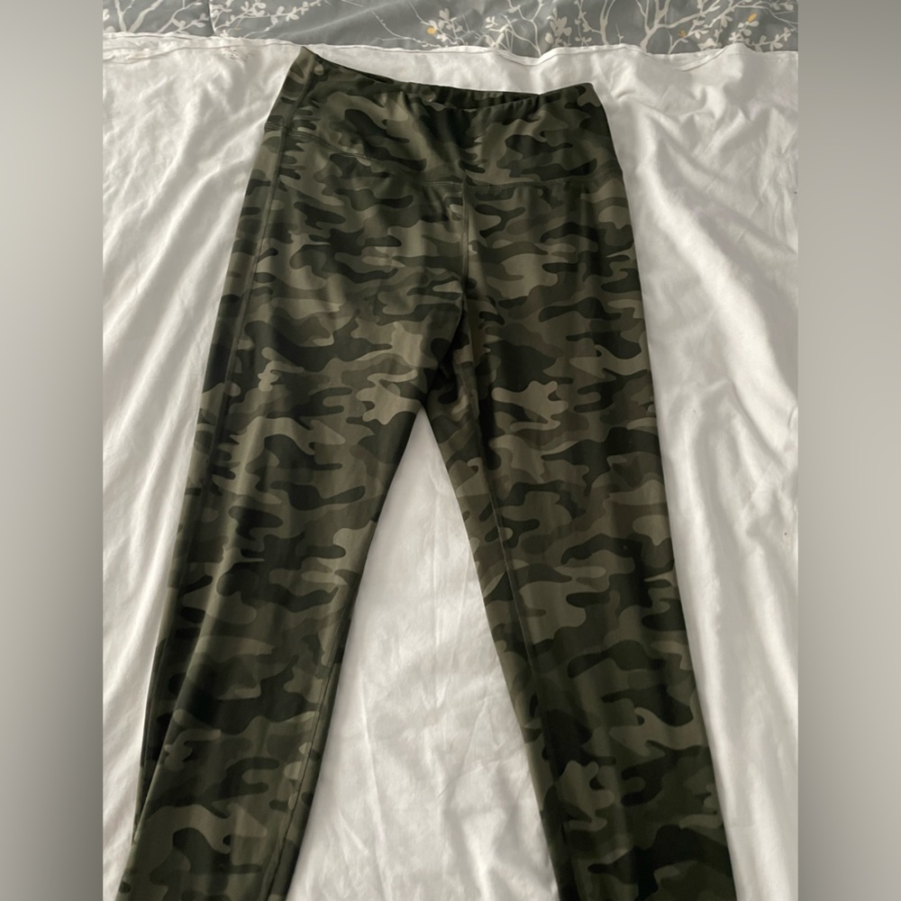 Danskin Camo Leggings